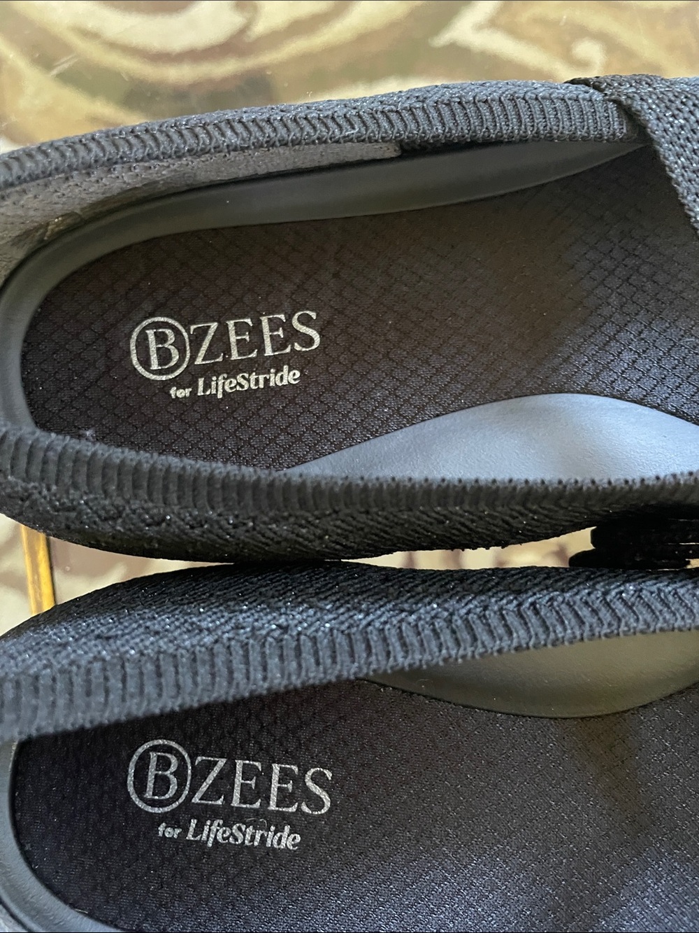 Bzees Black Knit Mary Jane Slip-On Flats Size 8 Fit a size 7.5 - Picture 5 of 7